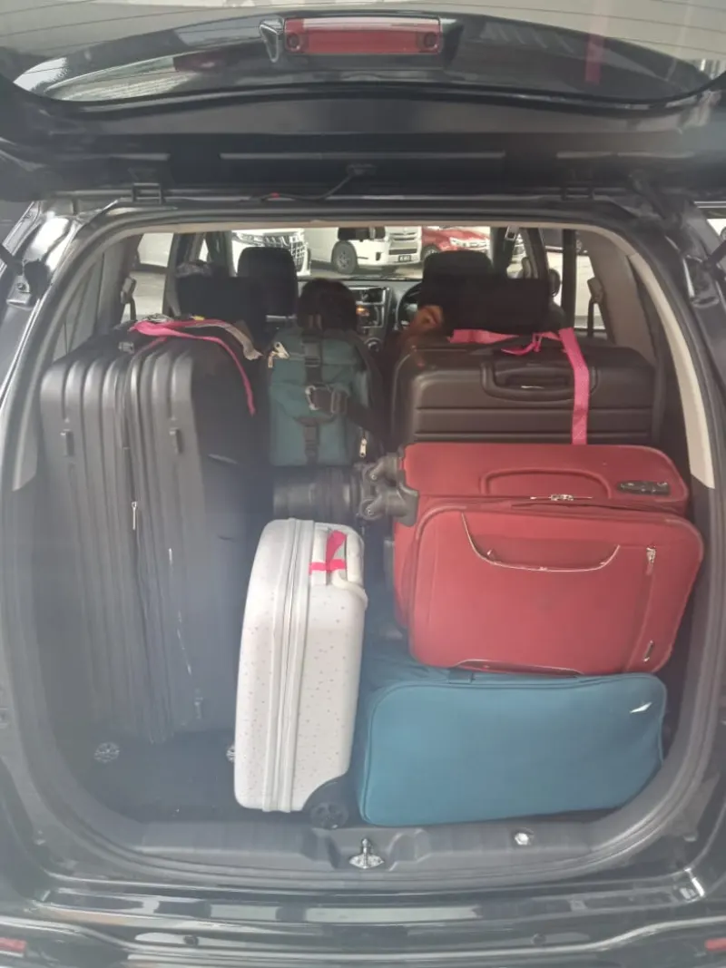 JeyRey vehicle fleet lineup including Staria Alphard and Hiace